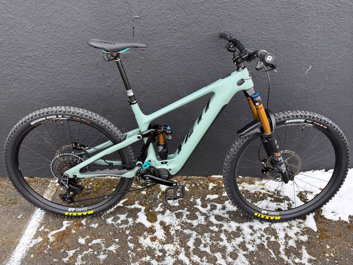The Yeti SB 160e continues to be one of the greatest EMTBs out there.  Ive been riding one personally for a while now and its never not an impressive experience. Now that theres special deals to be had, and the pricing is eclipsing similarly specced 