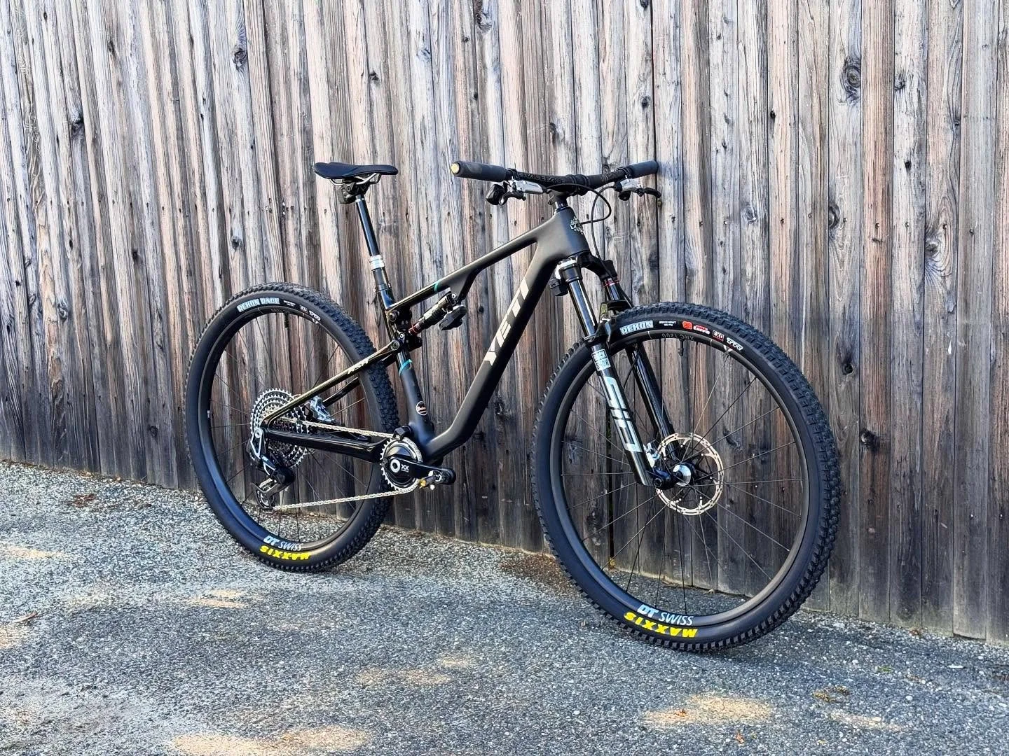 The Yeti ASR is quickly becoming a local favorite. They are all very special bikes but this T5 ultimate has a whole other presence to it thanks to the all black, even-lighter-than-turq frameset that you can only obtain by getting this top teir packag