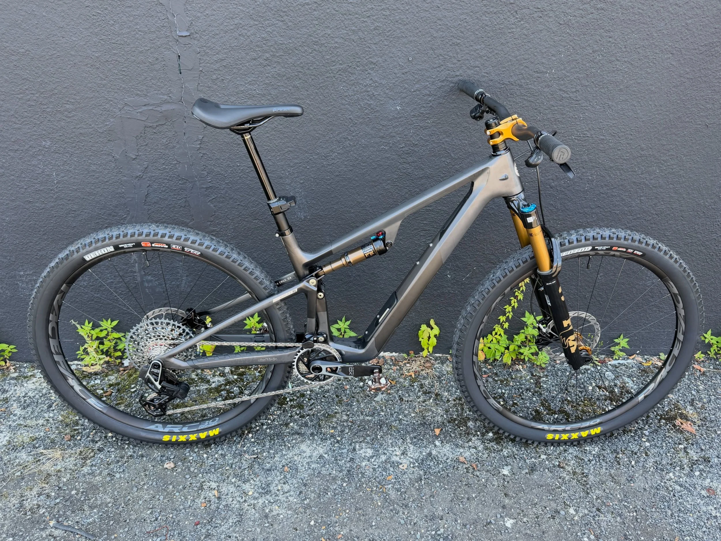 The Ibis Ripley SL is Perfect. Not only are these frames  Made in California but they are designed perfectly to fit a category that we celebrate but has always been kind of elusive, 120mm rear Travel, 130mm Front travel. That setup paired with DW lin