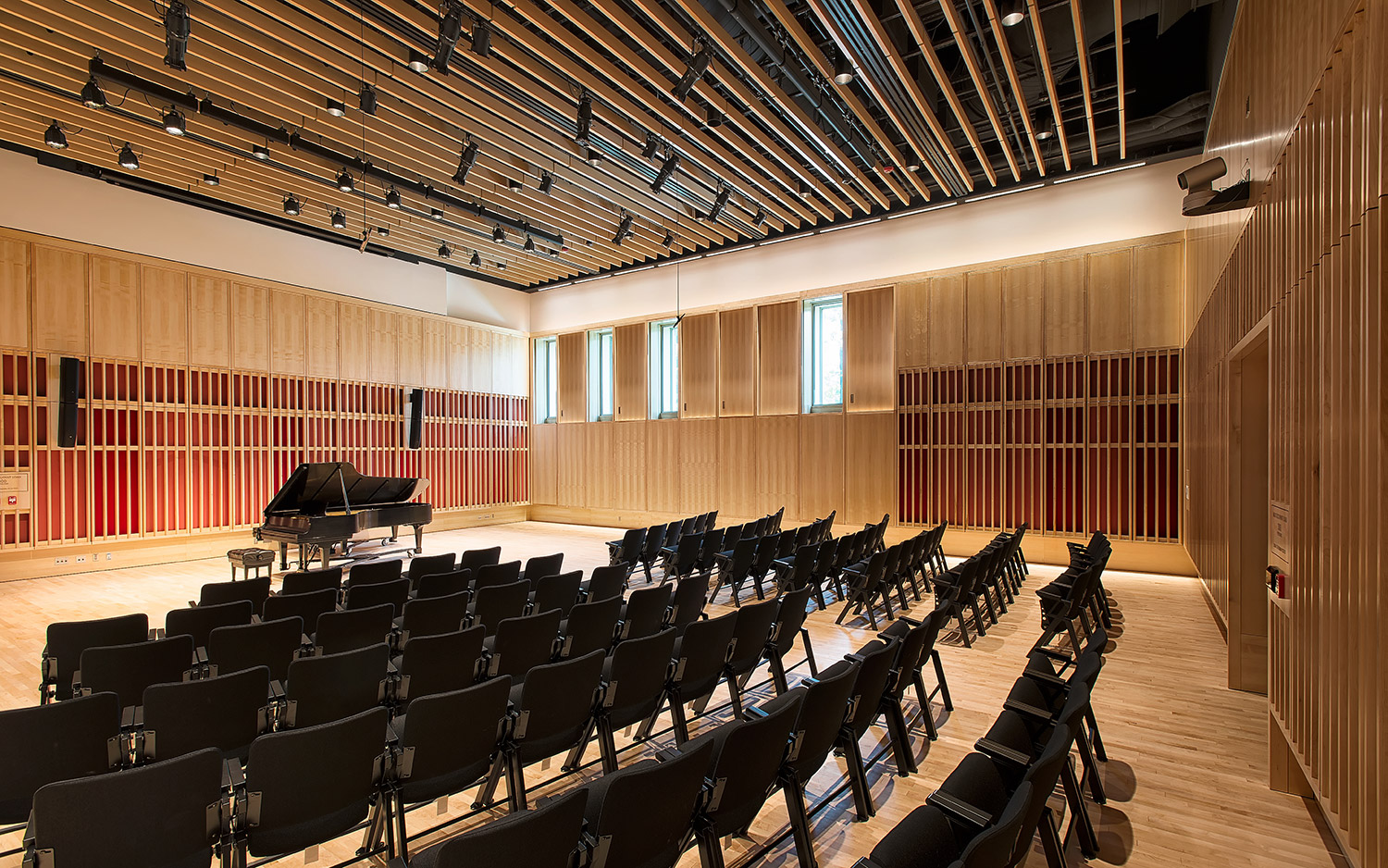 10HOME_INT_BitoConservatory_Bard.jpg