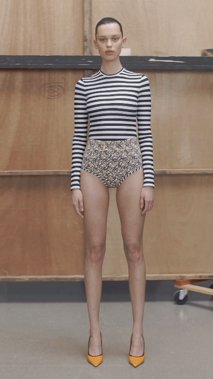 Burberry_Summer_'22.gif