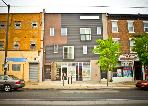 One of the many storefronts Flying Kite occupied for 90 days where they ran media operations and hosted numerous events. Image source: Flyingkitemedia.com