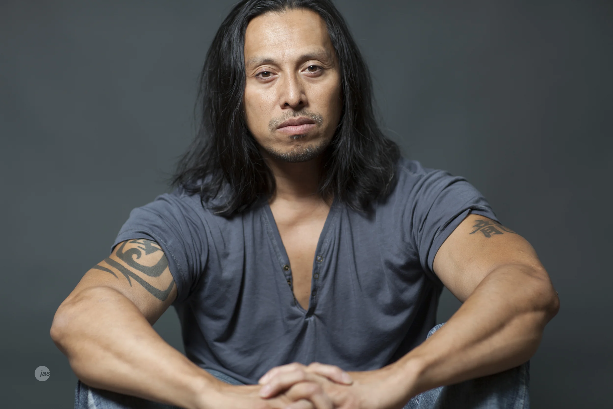 Сэм медина. Сэм медина. Сэм медина типа копы. Сэм медина. James medina actor.
