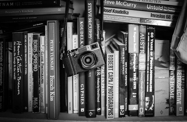 Of all my arsenal of cameras and lenses I keep coming back to this little gem...Fujifilm X100F
·
·
·
·
·
#fujilovegear #Fuji #fuji #fujifeed #fujixseries #fujilove #fujifilmx100f #fujinon #fujifilmxseries #fujix #fujiframez #fujix100f #fujisan #fujixclub #fujicolor #fujifilmph #fujifollowme #onecameraonelens #perfectcamera #edccamera #photobooks #inspiration #fujifilm_xseries #fujifilmusa #squarehood @squarehood @_fujilove_ #gearporn #bnw #blackandwhite