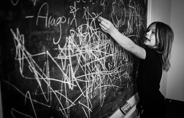Old school chalk boards are still a great creative outlet
.
.
.
.
.
.
#Fuji #fujifeed #fujixseries #fujifilmxseries #fujix #fujix100f #fujifilm_global #fujifilmx100f #chalkboard #oldschool #SPiCollective #bnw #blackandwhite #bnwcaptures #spi_collective #spi_bnw #streetphotography #streetphotographers #streetphoto_bw #streetphotographer #bnwphotography #bnwlife #burnmagazine #magnumphotos #hikaricreative #lensculture #featureshoot #ReportageSpotlight @vimpt #vimptfreeprint