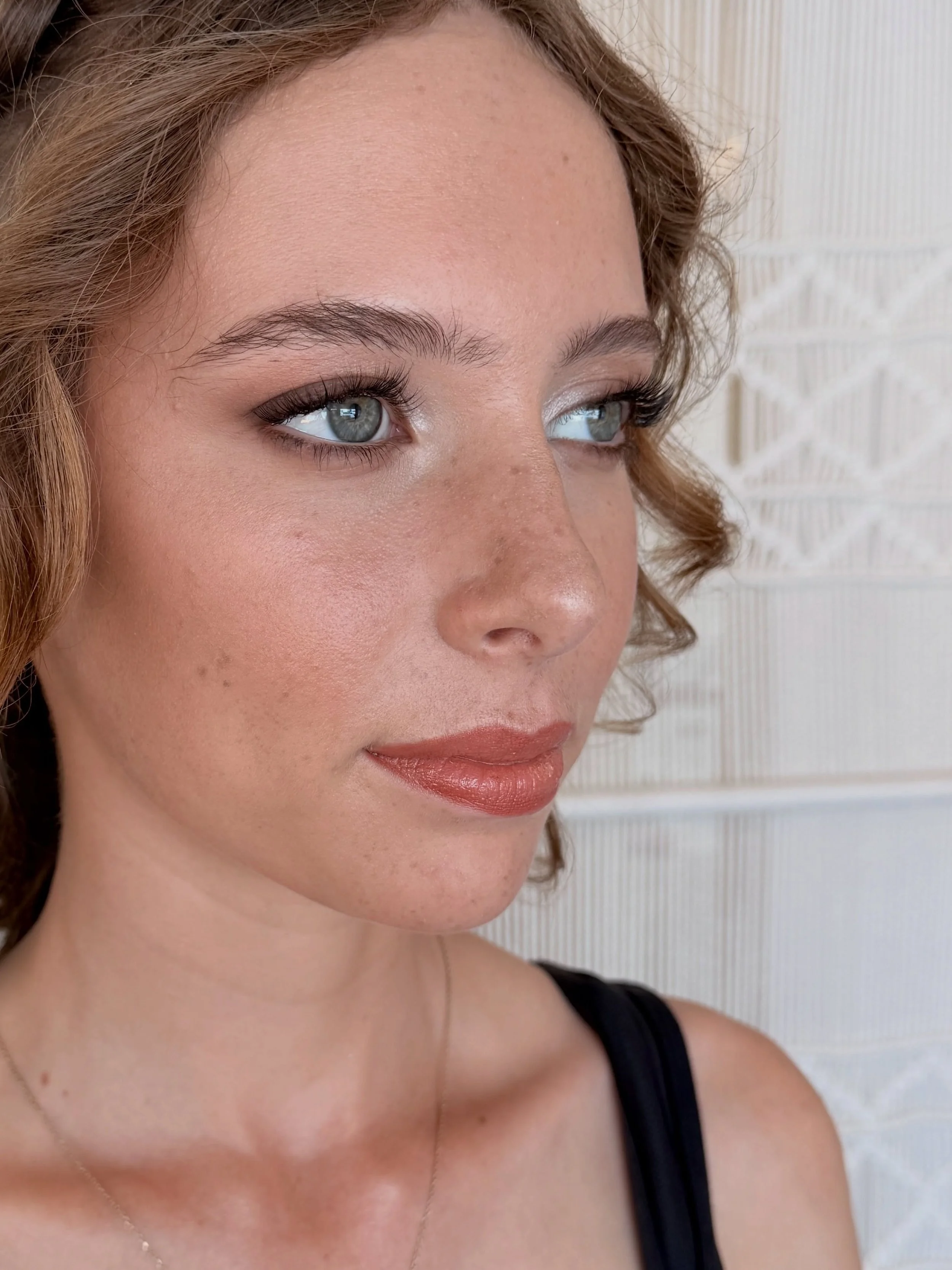 It&rsquo;s giving real skin energy 😍 and this is what we are known for&hellip;luminous, elevated makeup that is carefully curated for a finish that looks effortless.

#skinlikemakeup