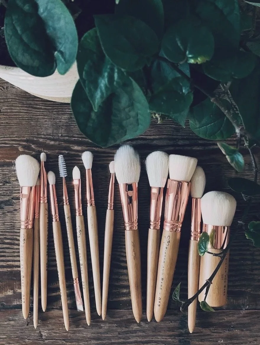 A premium makeup brush collection by Sister &amp; Babe - where beauty meets functionality.

Thoughtfully curated by Eleni. Beautifully crafted. Sustainable materials. Meticulous attention to detail.

Exclusively yours at MizHitch✨

#makeupbrushes