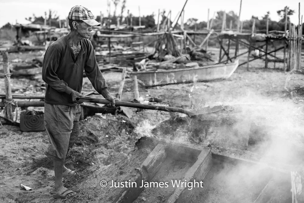 Resilience - The Isla Pulo Community, Philippines. January 2013. Canon EOS Mk III, EF 50 mm, F 2.8, 1/1000 sec.