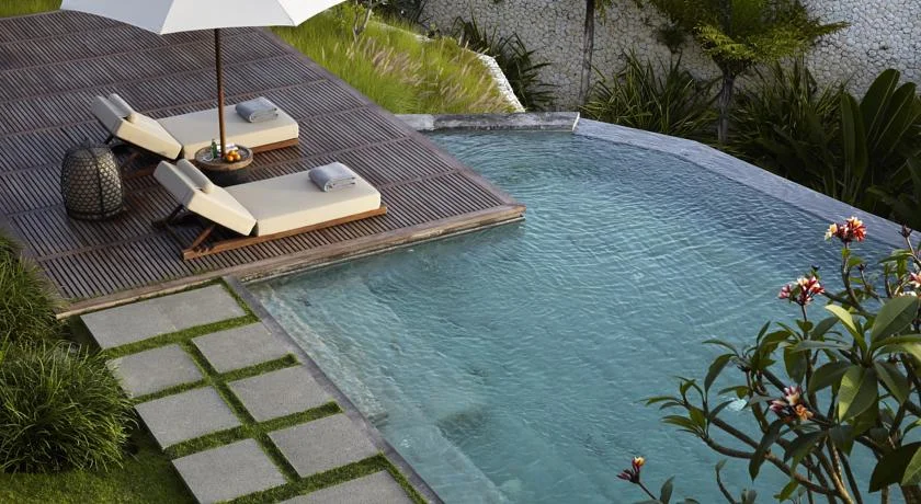 Bali's BEST honeymoon resorts & villas