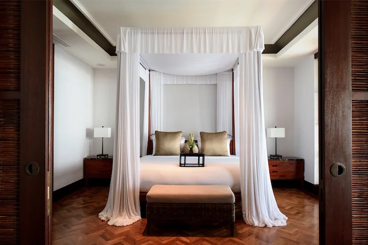 LEG-Rooms-Sunset Suite-Master Bedroom.jpg