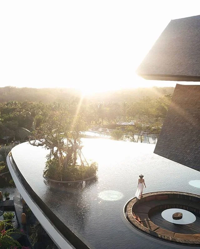 Like something straight out of a magazine 🙌 Photo credit @julesandaway @rimbajimbaran #balibible #thebalibible #mybalibible #rimba #rimbajimbaran #jimbaranbay #love #travel #indonesia @travlr