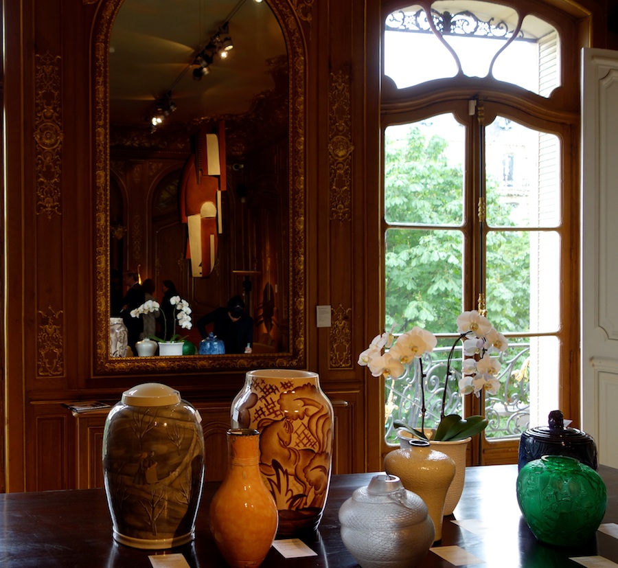 Exhibition at Artcurial before an auction