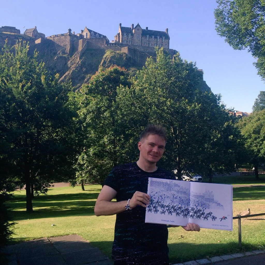 THE QUEEN'S HANDBAG goes to Edinburgh Castle, just like in the book!
