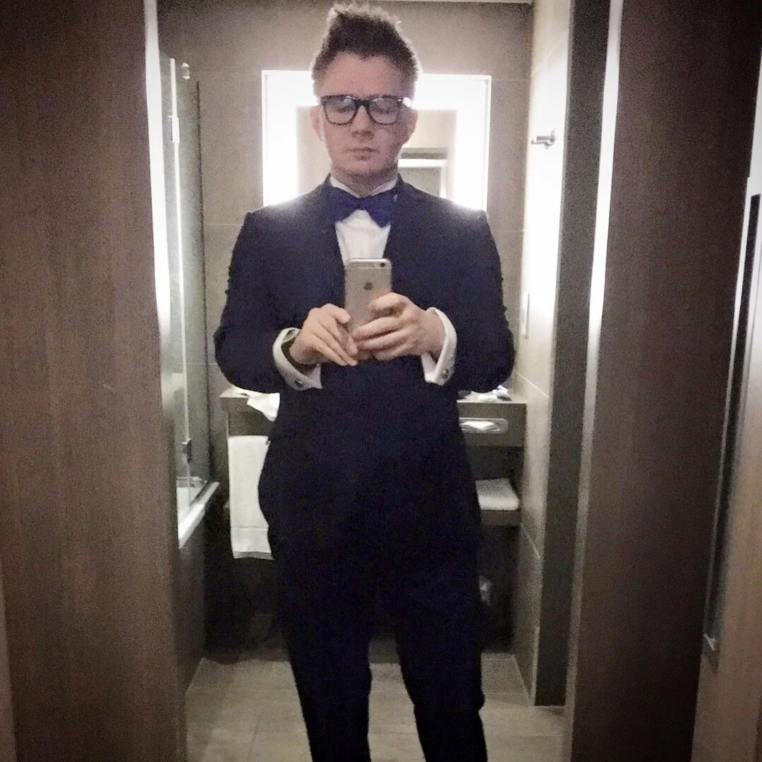 The fundraising event was a smart affair. Many photos were taken by the official photographer. I took one quick snap before leaving my London hotel room. A blue suit and bow tie, with brown brogues (not pictured).