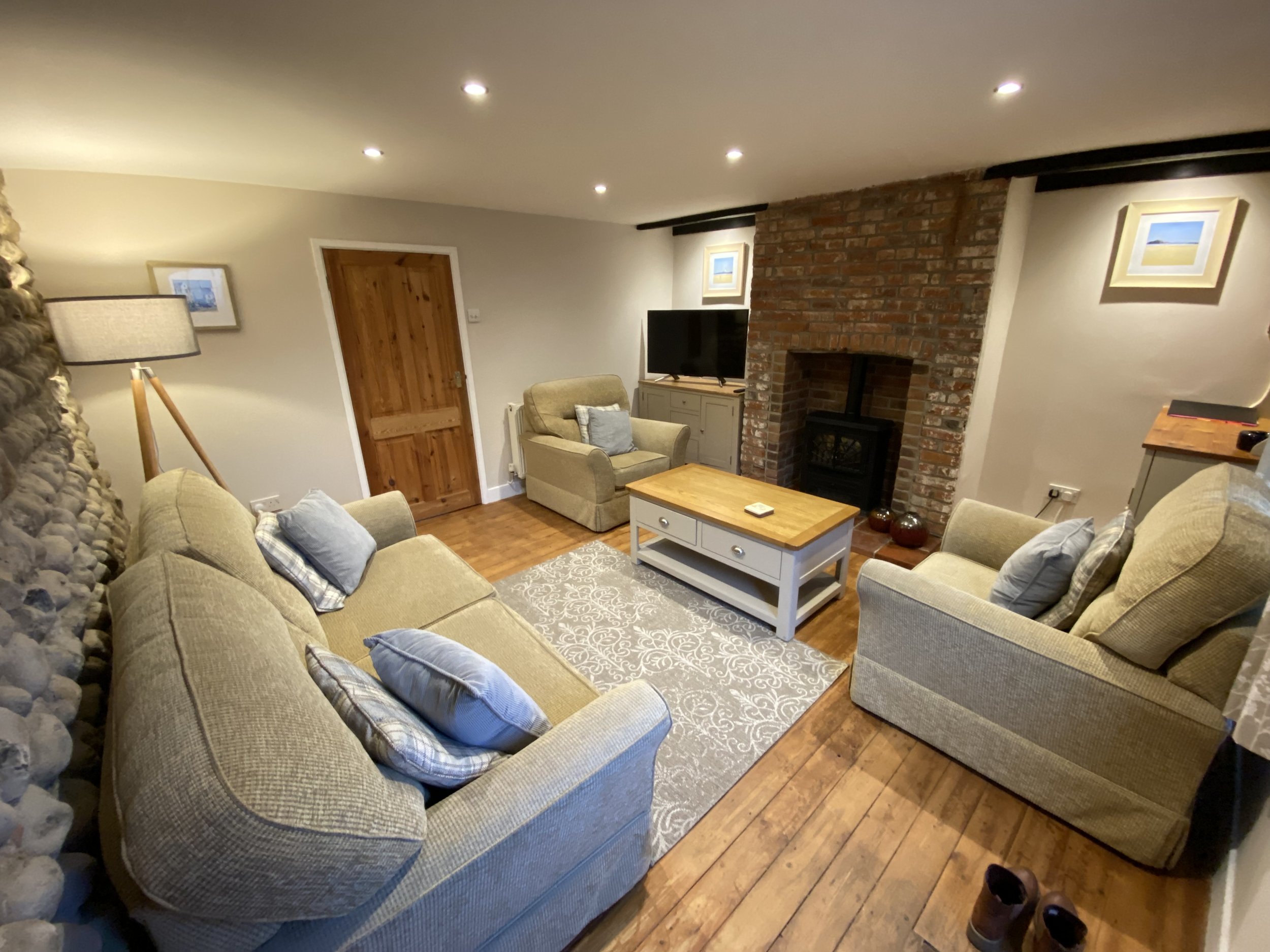 Sittingroom_IMG-1050.jpg