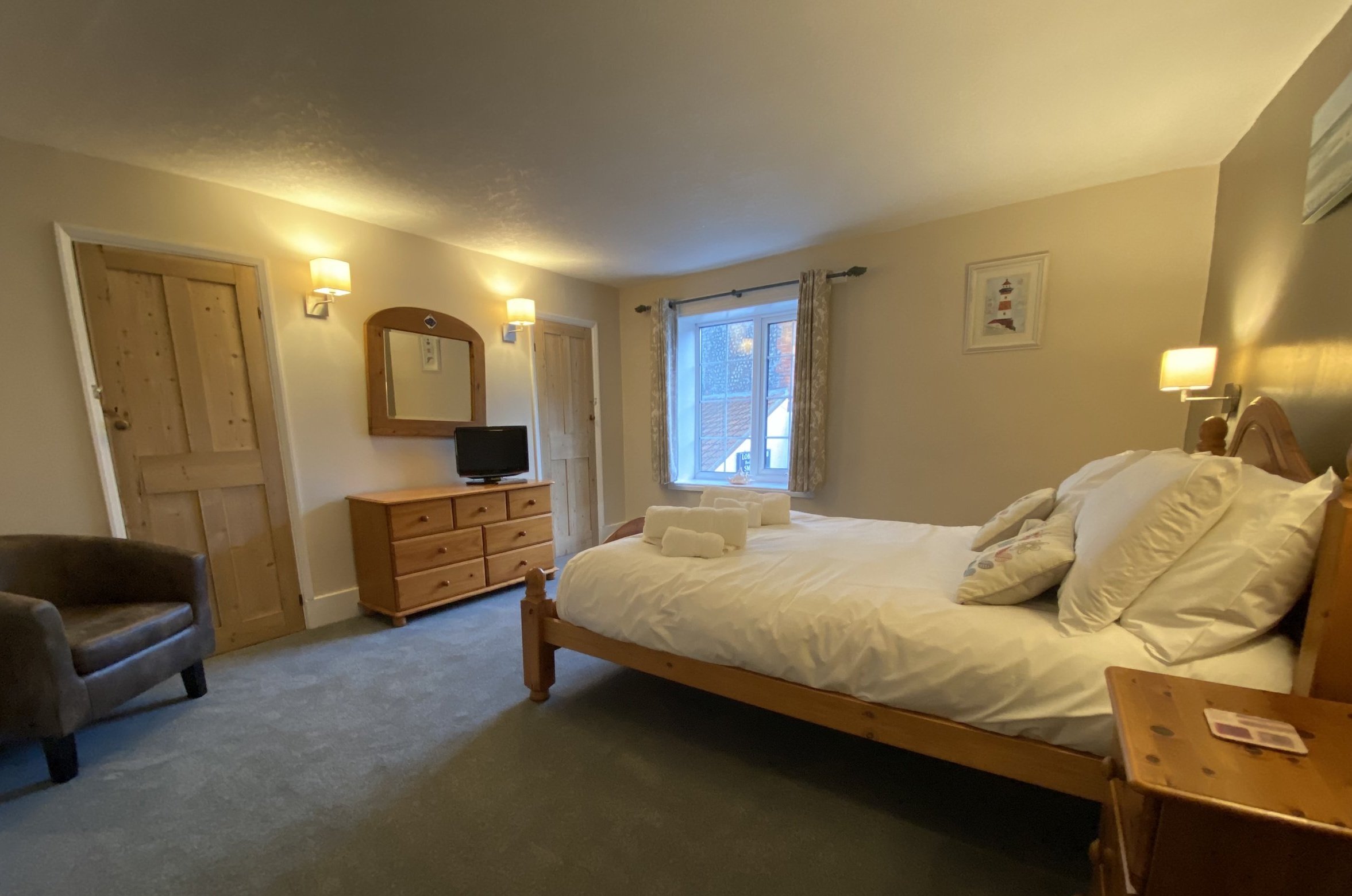 Bedroom1_IMG_6787.jpg