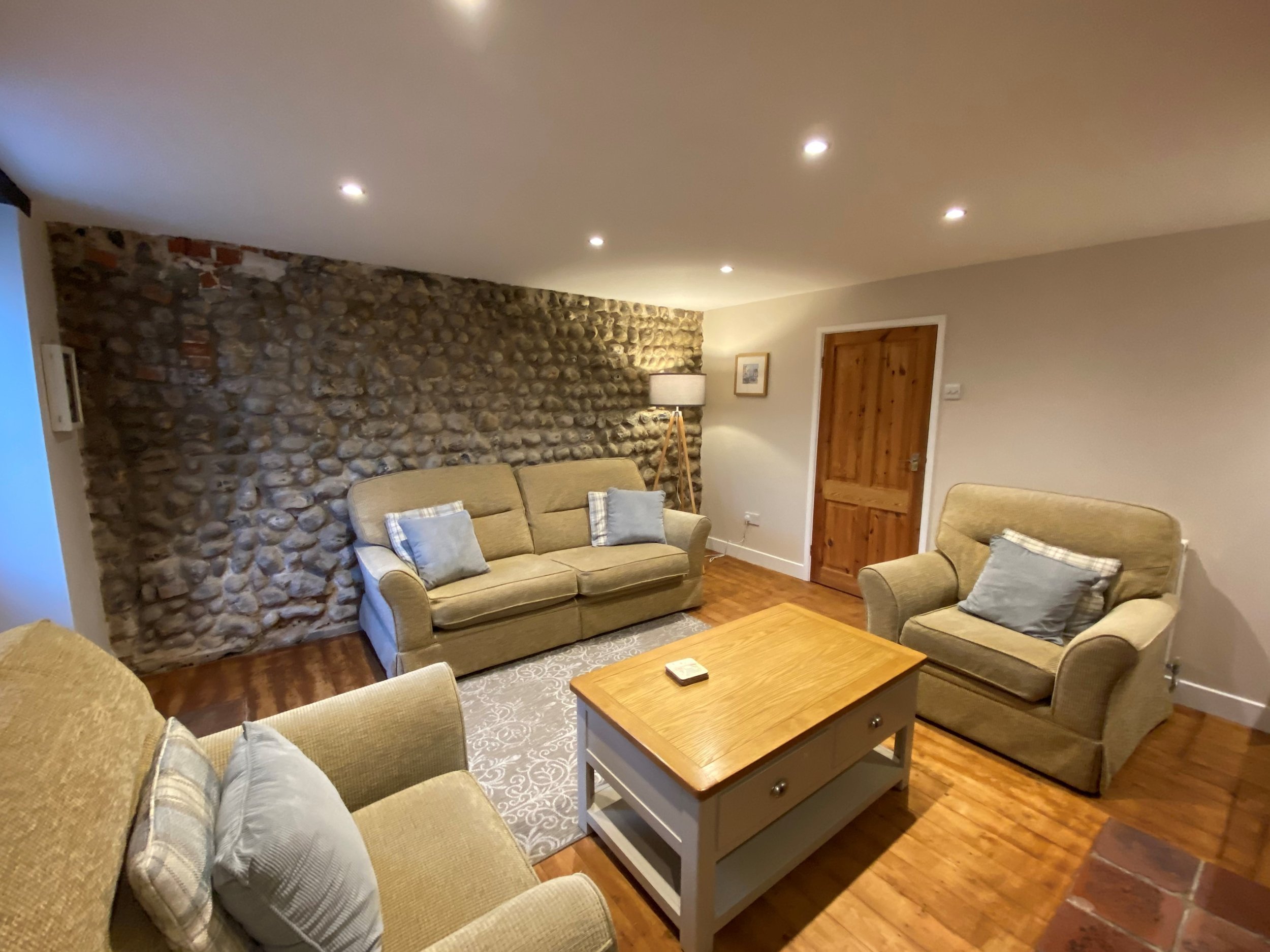 Sittingroom_IMG_6797+(2).jpg