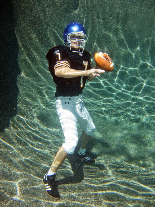 Underwater Football
