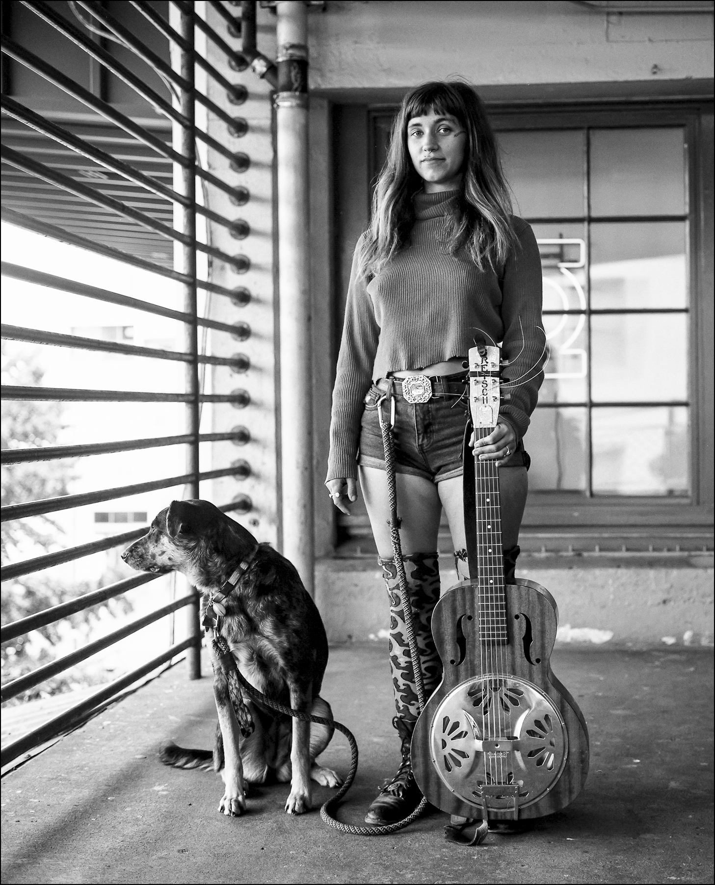 Sierra Ferrell Street Musician | Mamiya 6 75mm | Robert Munoz