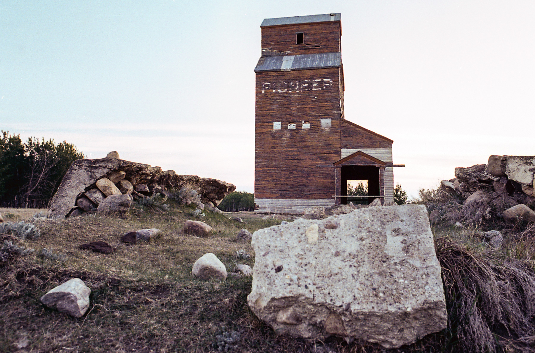 PioneerGrain_Canon1N_24-70mm_ToddConnaghan.jpg