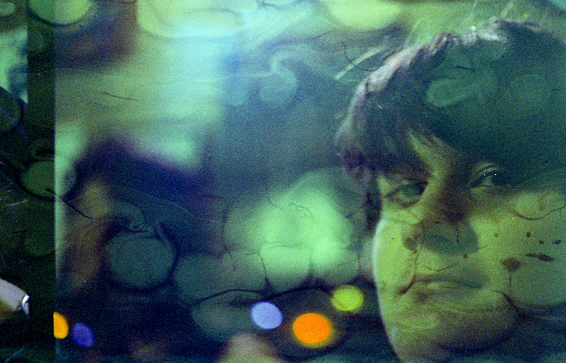 Untitled | Leica flex SL | Cinestill800 | Ruby Berry