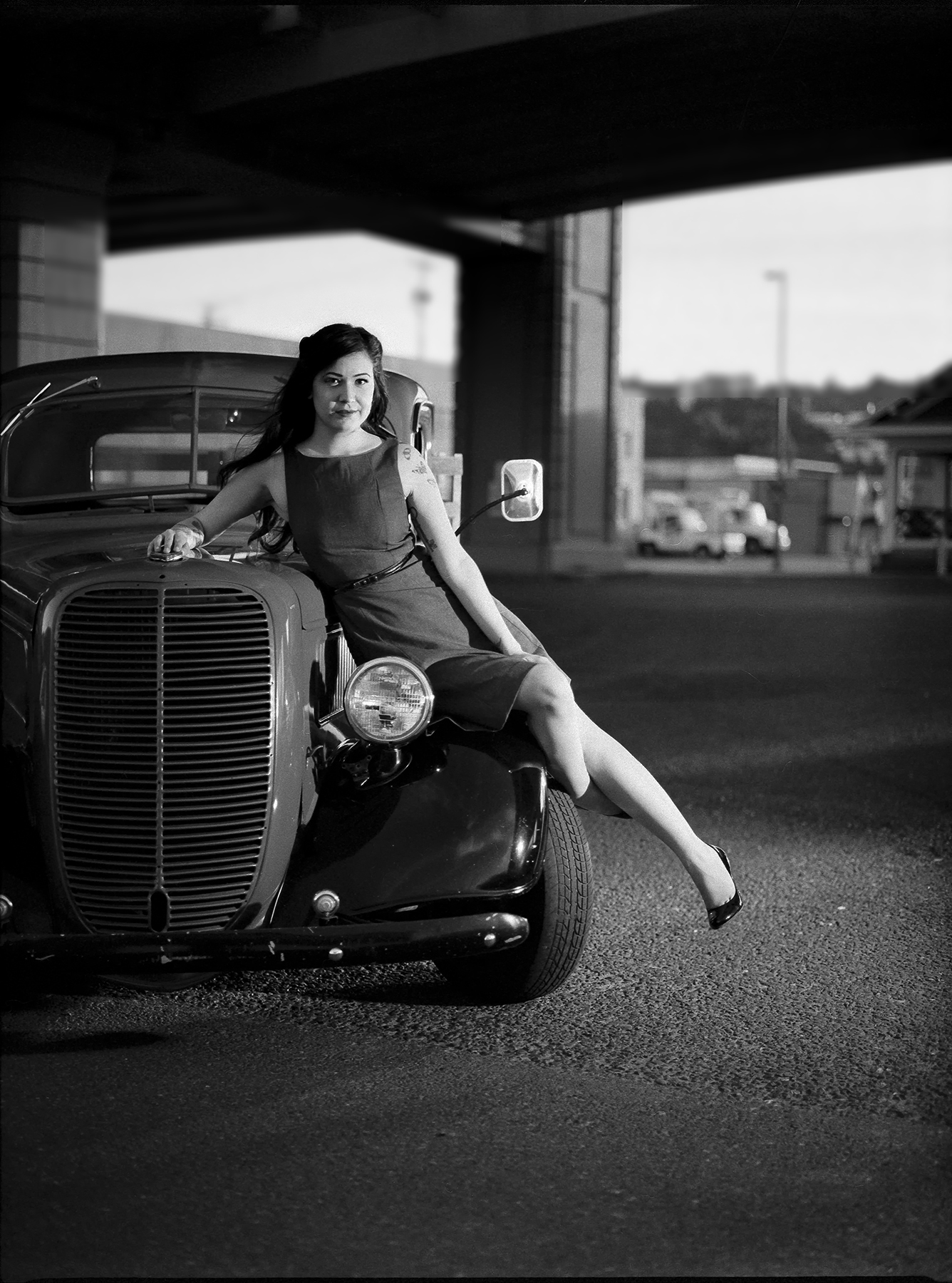 Jess-And-The-Old-Truck_Mamiya645AFDII_Kelly-ShaneFuller.jpg