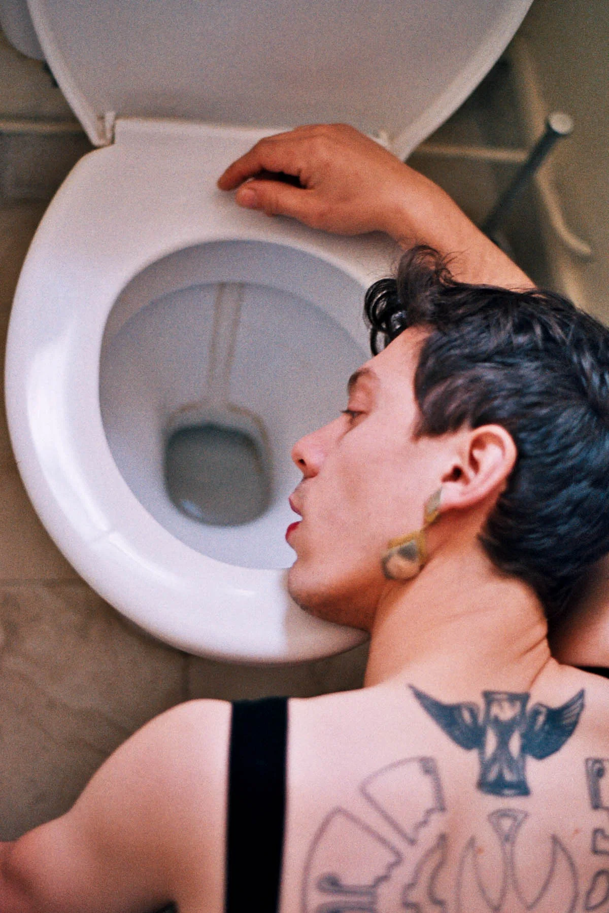 HangOver | Pentax N30 | 50MM | Marie-Julie Gascon