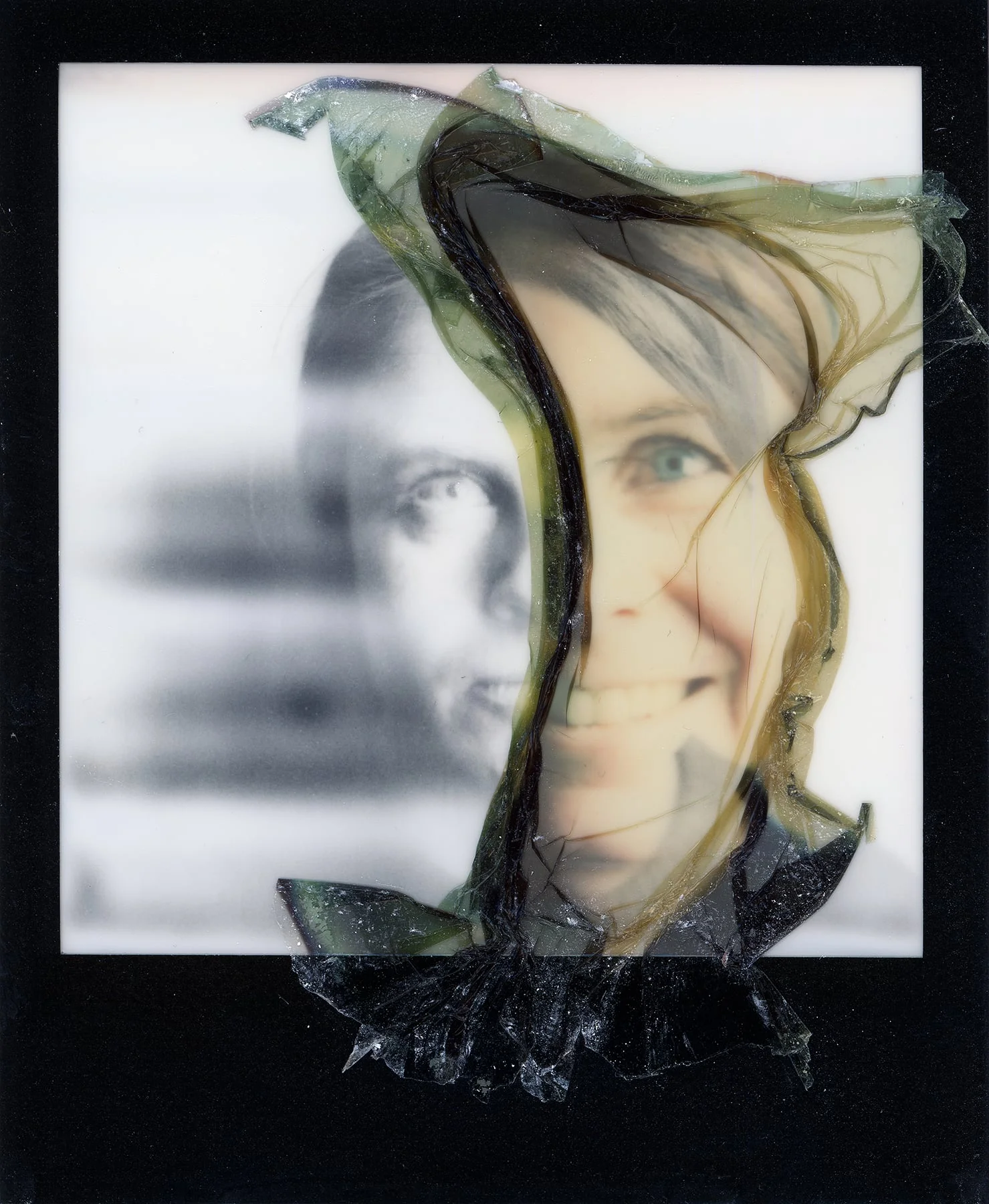Double-Jenny_PolaroidSX70AutofocusSE_UrizenFreaza.jpg