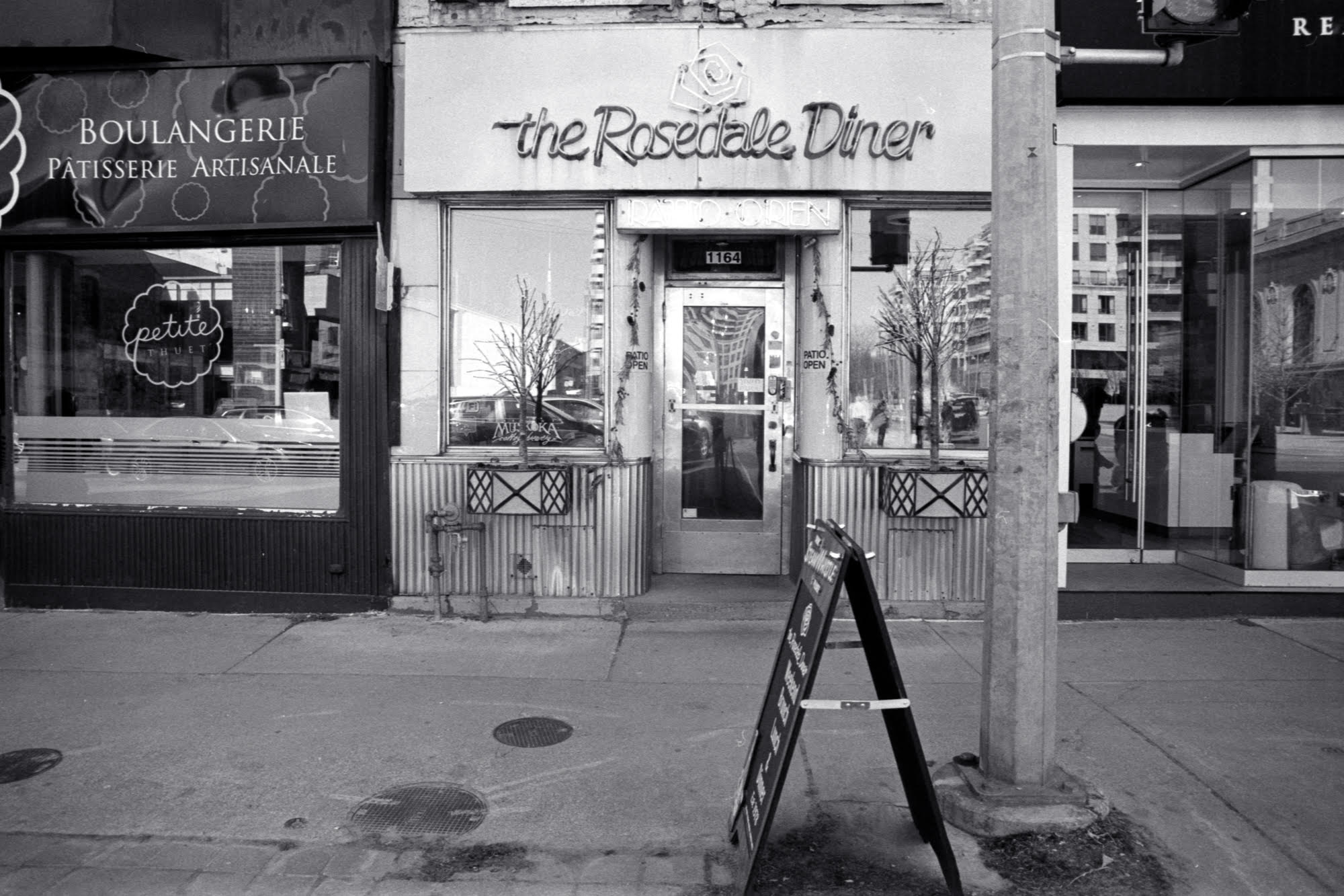 The Rosedale Diner - Olympus OM-2n - Zuiko 24mm f/2.8 - Ilford HP5 - HC110(B)