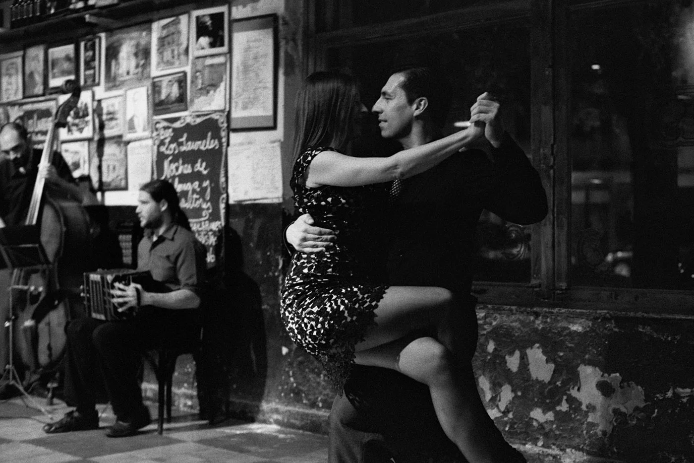 On time travel and parallel universes - A night out in Buenos Aires | LILLY SCHWARTZ