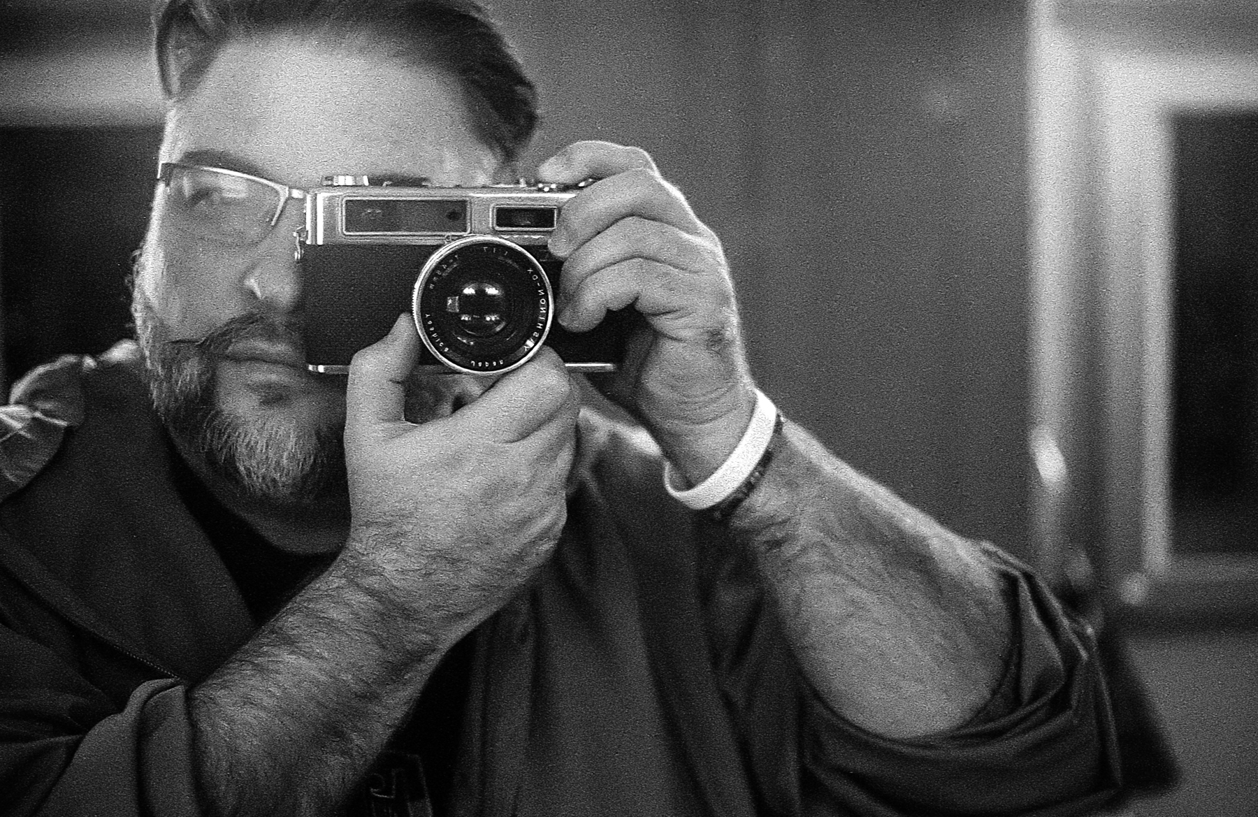 Achim Burgardt | Old School Mirror Selfie | Yashica 35 Electro