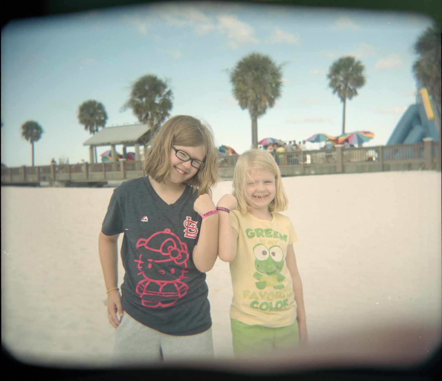 BeachBracelets_Holga_Portra400_BradLechner.jpg