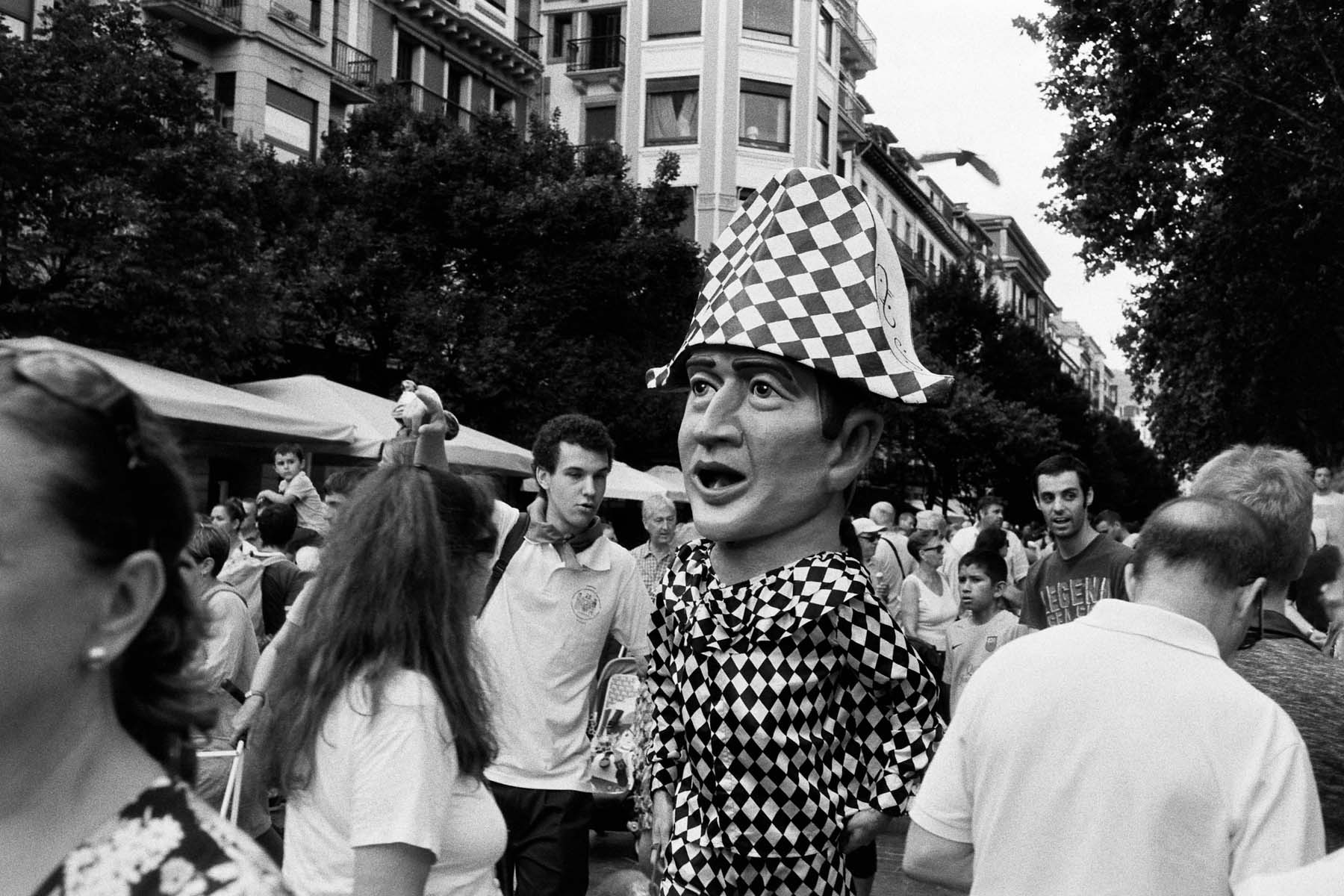 Gigantes y cabezudos San Sebastian | Leica M6 | Zeiss 35mm f-2.8 | Fomapan | 400 | Lilly Schwartz