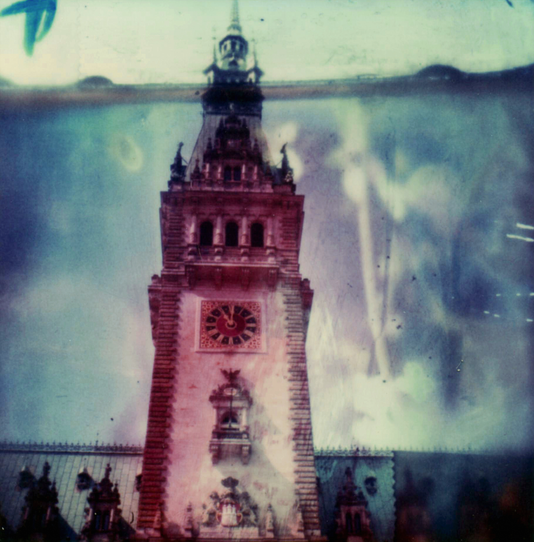 Hamburg Rathaus | Polaroid SX70 | Polaroid Time Zero | Carmen De Vos