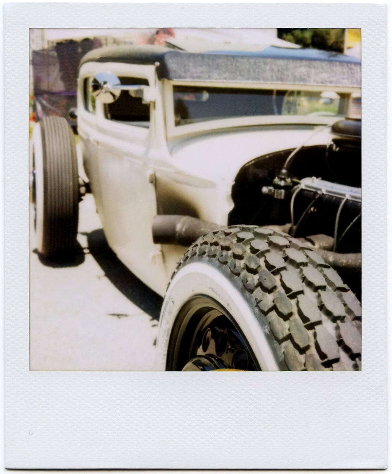 White Rod | Polaroid SX-70 Model 2 | Expired Polaroid 600 pack film
