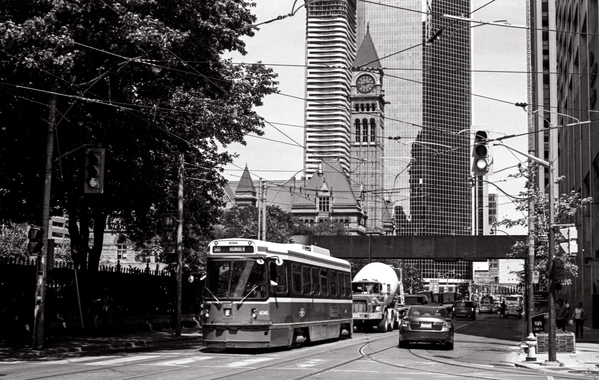 Queen and York, Pentax K2, SMC Pentax M 50 f1.4 lens, Kodak Tri-X 400