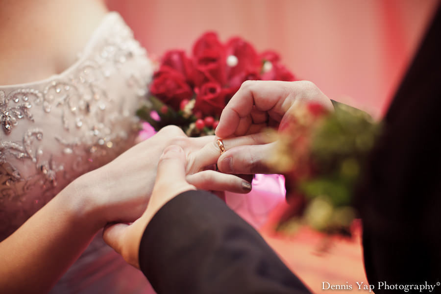 kok siong sammi wedding dinner noble house kuala lumpur malaysia wedding photographer dennis yap photography toasting chinese traditional-1.jpg