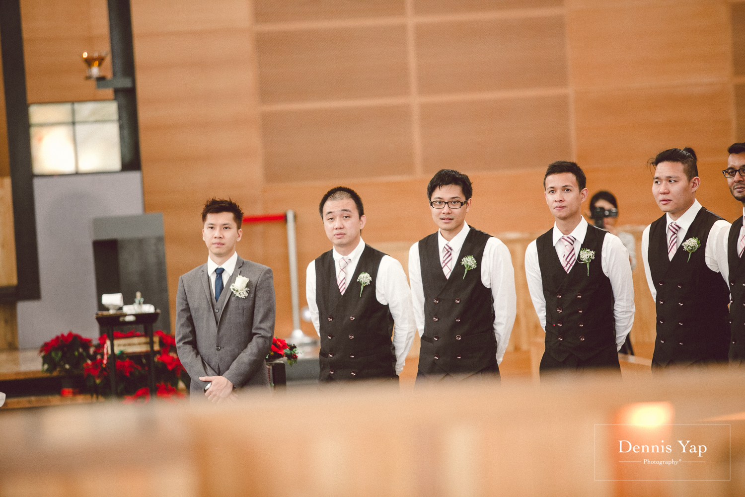 jonathan micaela wedding day church recemony in singapore at mary of the angels by dennis yap photography-16.jpg