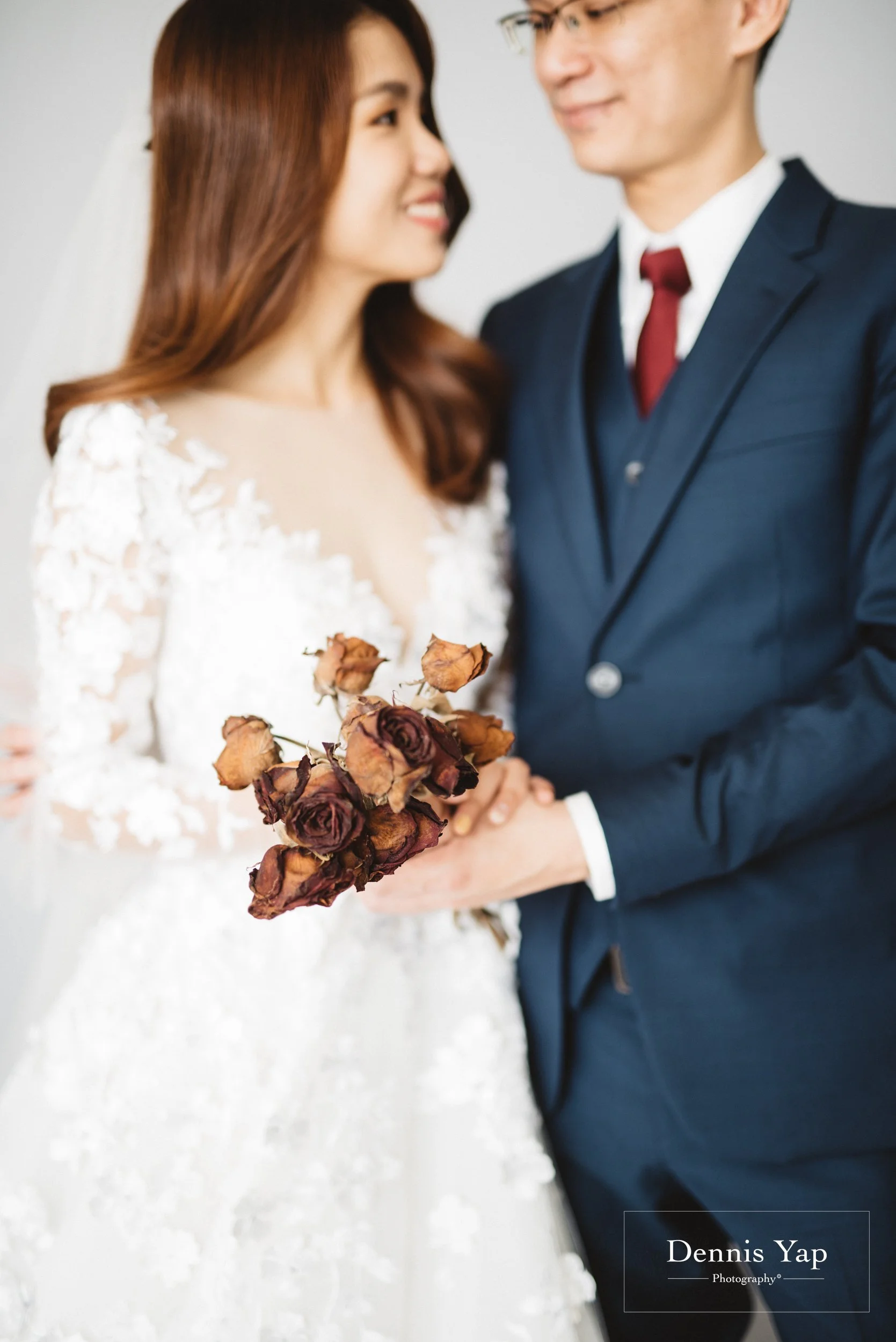 frank elieen pre wedding simple backdrop studio style dennis yap photography smelly pillow-23.jpg