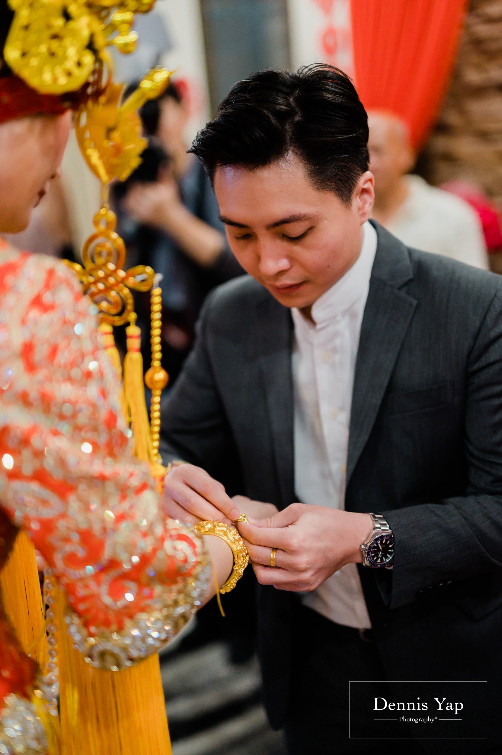 chen tze yek kuan morning tea ceremony wedding red gold dennis yap photography GIS-29.jpg