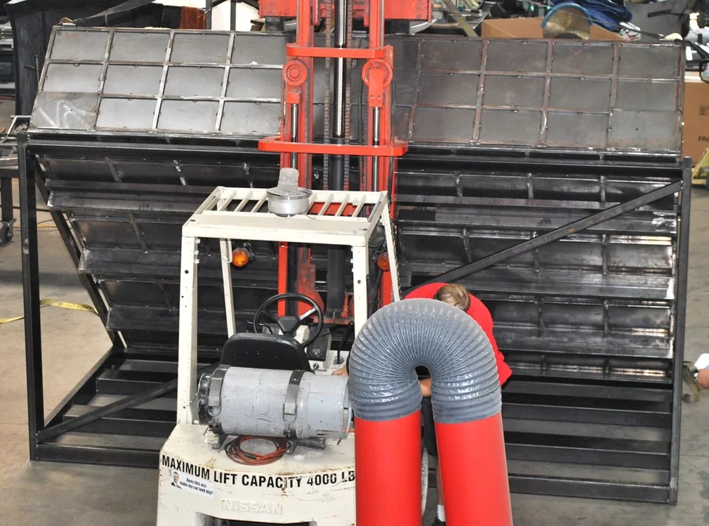 Container on shipping Easel