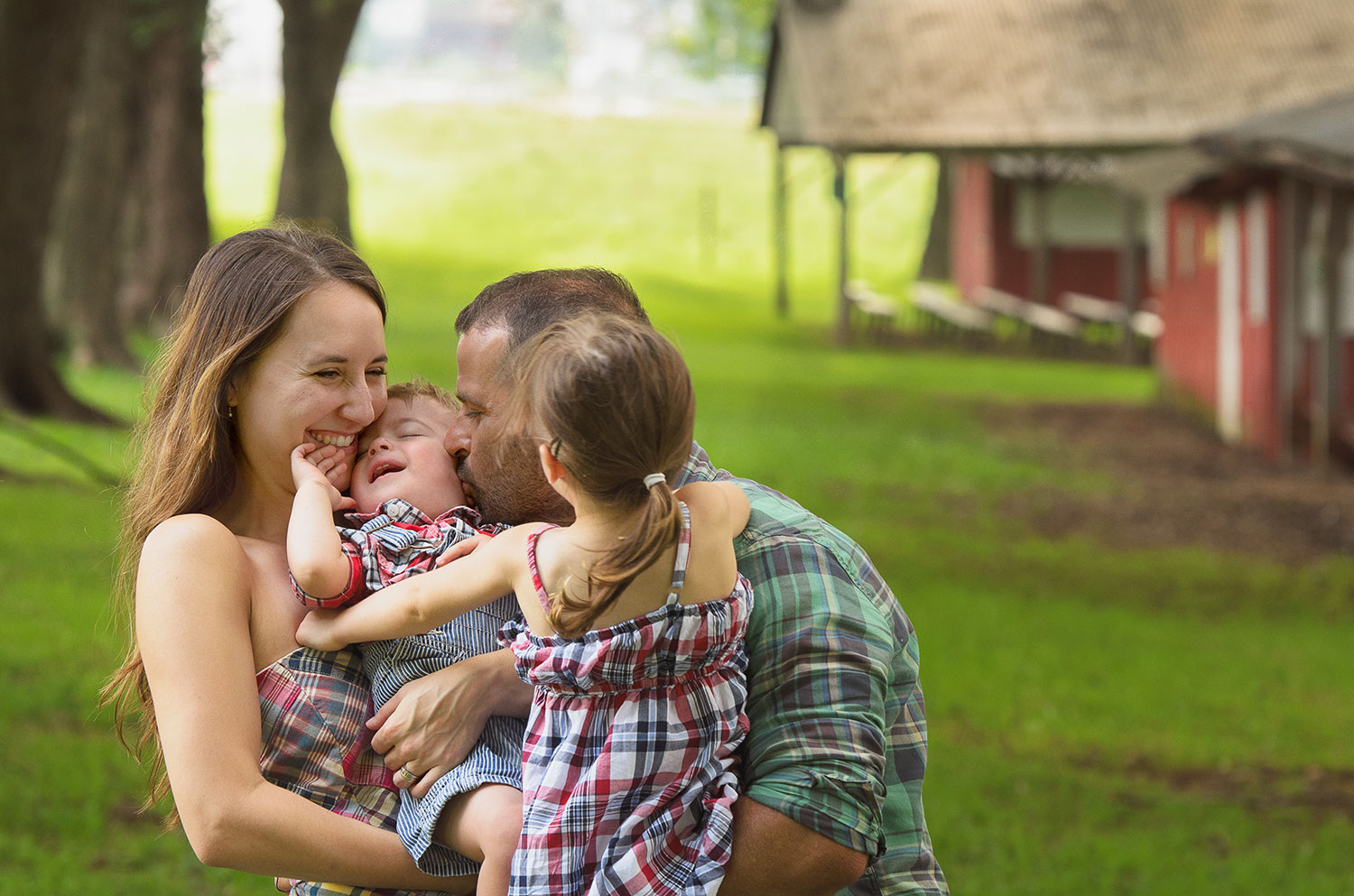 Family_kiss.jpg