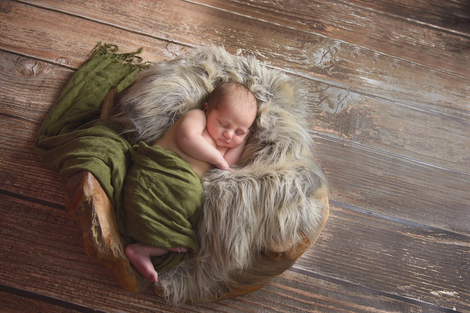 Newborn-Photo-Wood_Floor.jpg