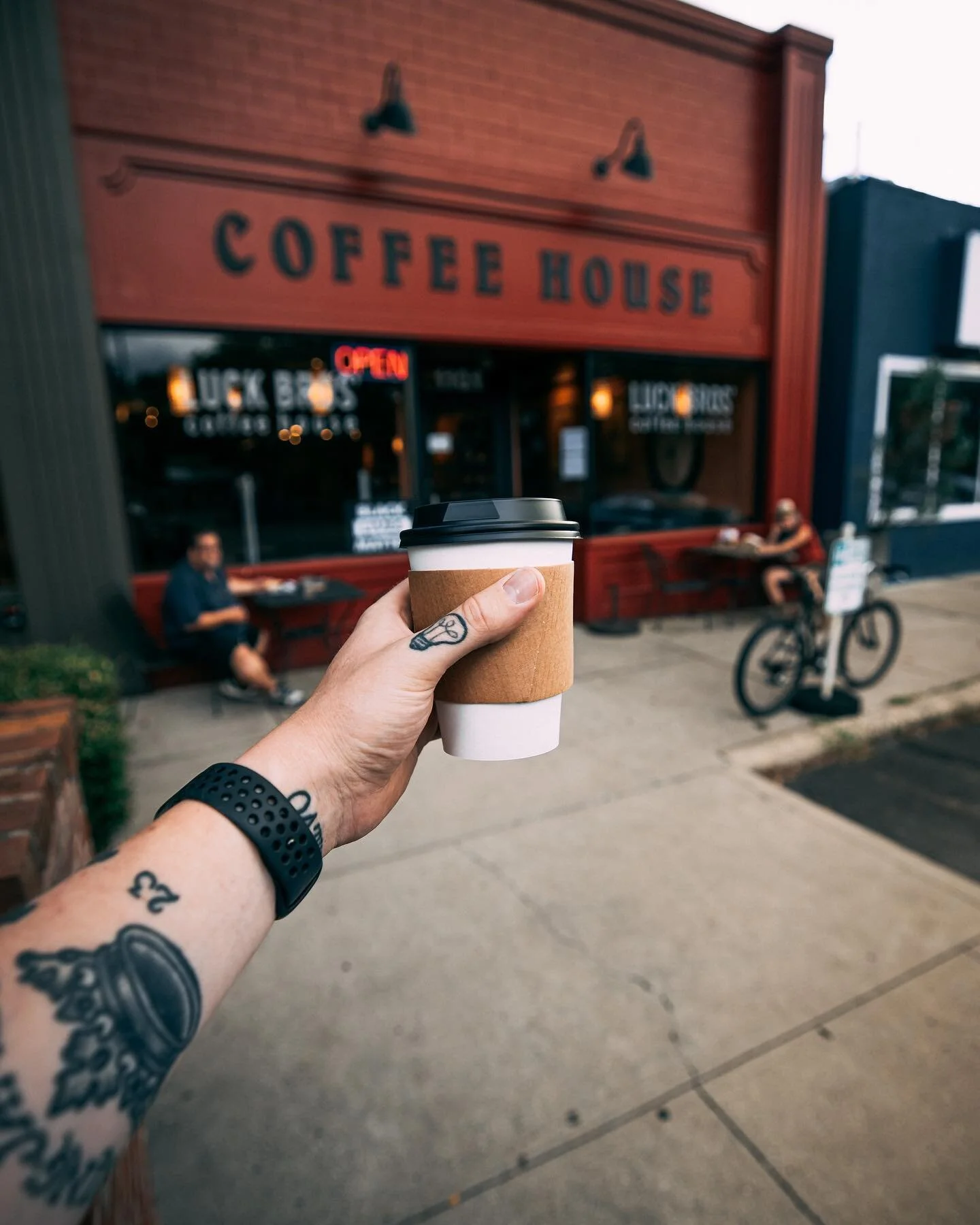 Monday morning coffee just hits different. What are you guys drinking today? Latte for me ☕️

Also fun fact, this is the very first photo I took on the Canon R5 👀