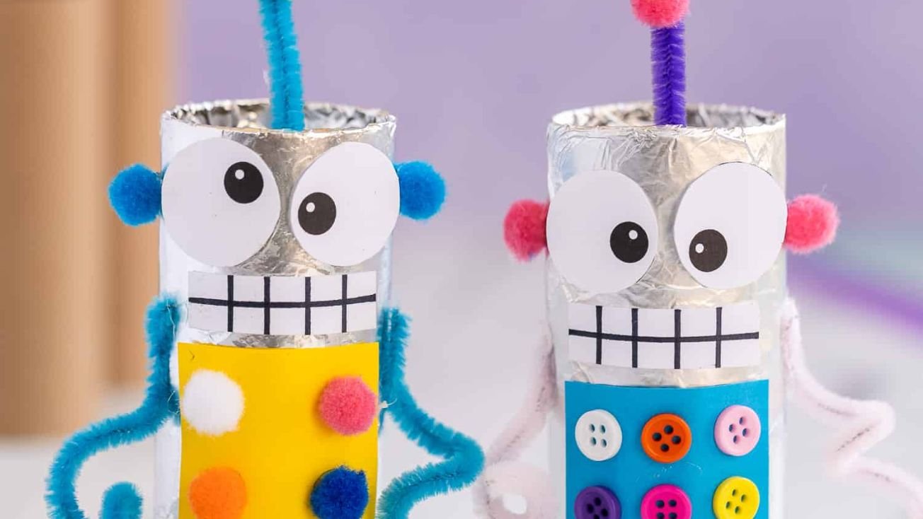 In the Studio: Little “Recyclables” Robot