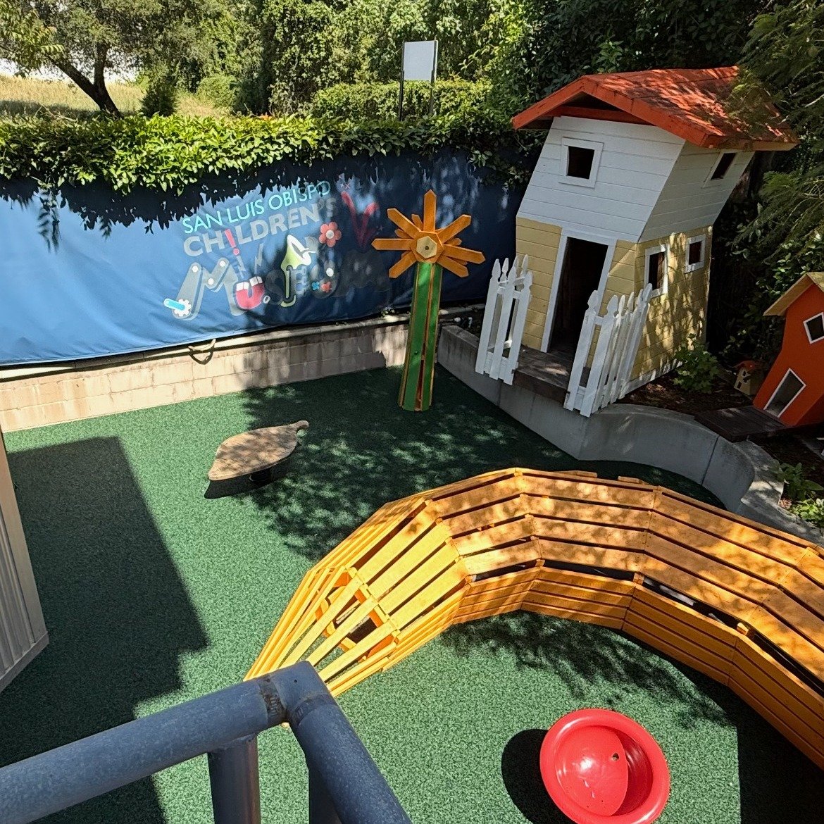 Our outdoor playscape got a little makeover ✨
Freshly resurfaced and now featuring a brand new slack line&mdash;come check it out!