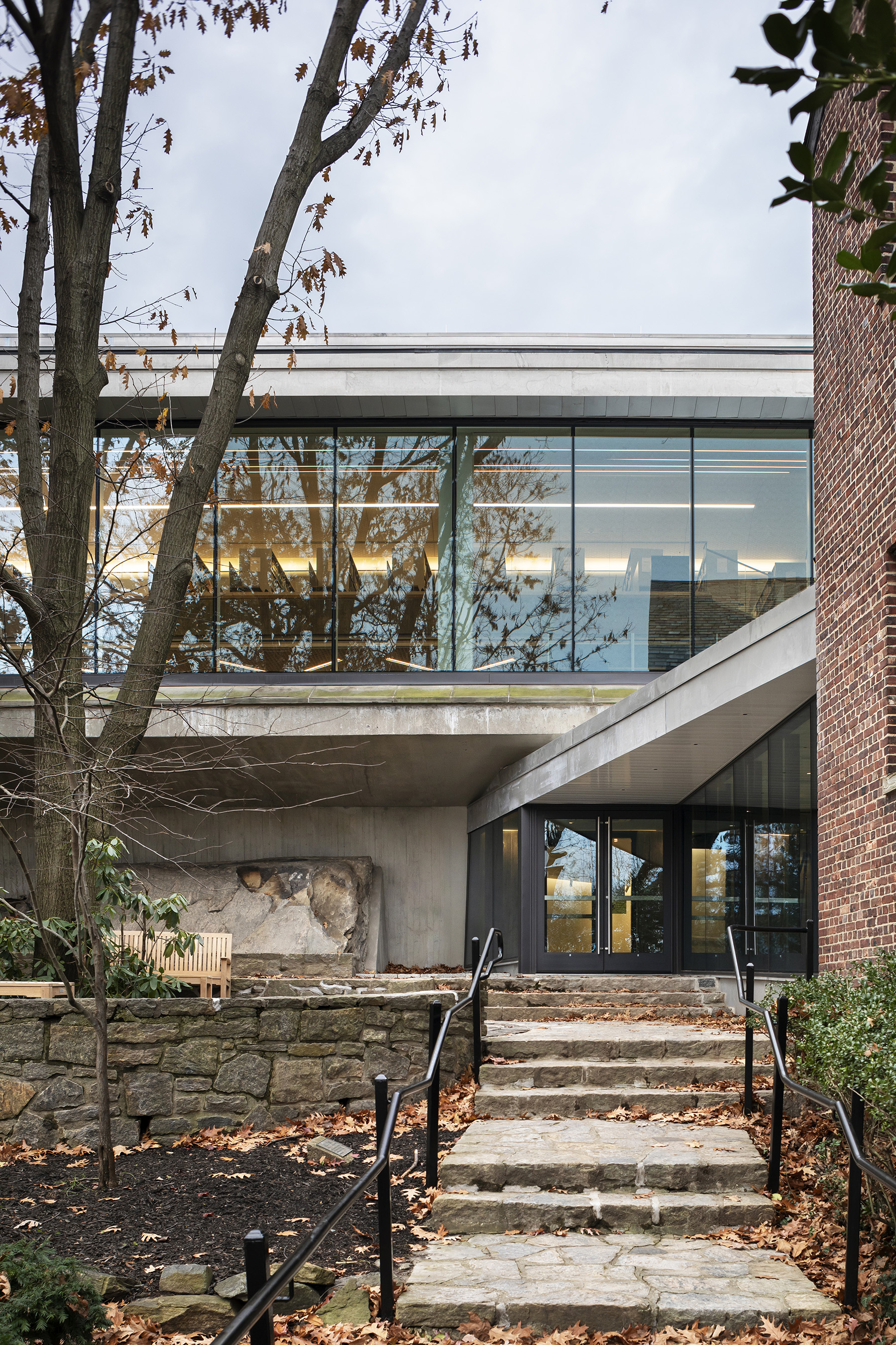 Architect: ARO Photographer: James Ewing