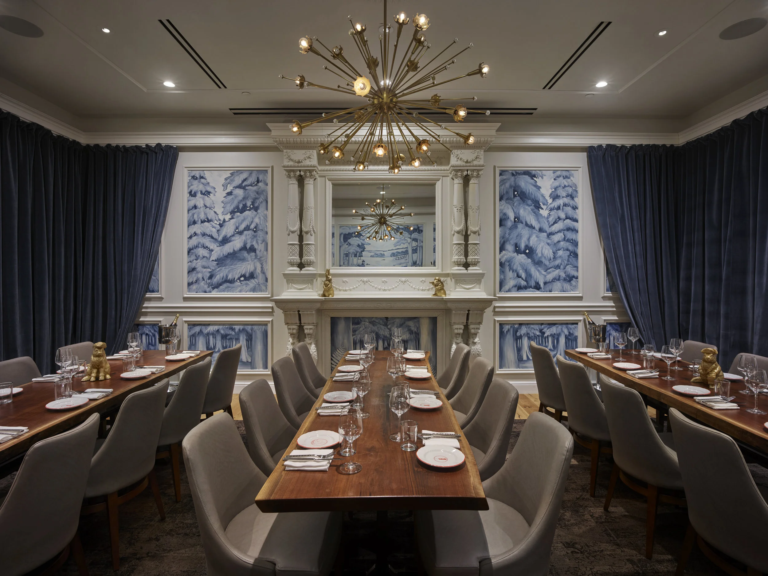 Architect: Gensler Photography: Todd Mason