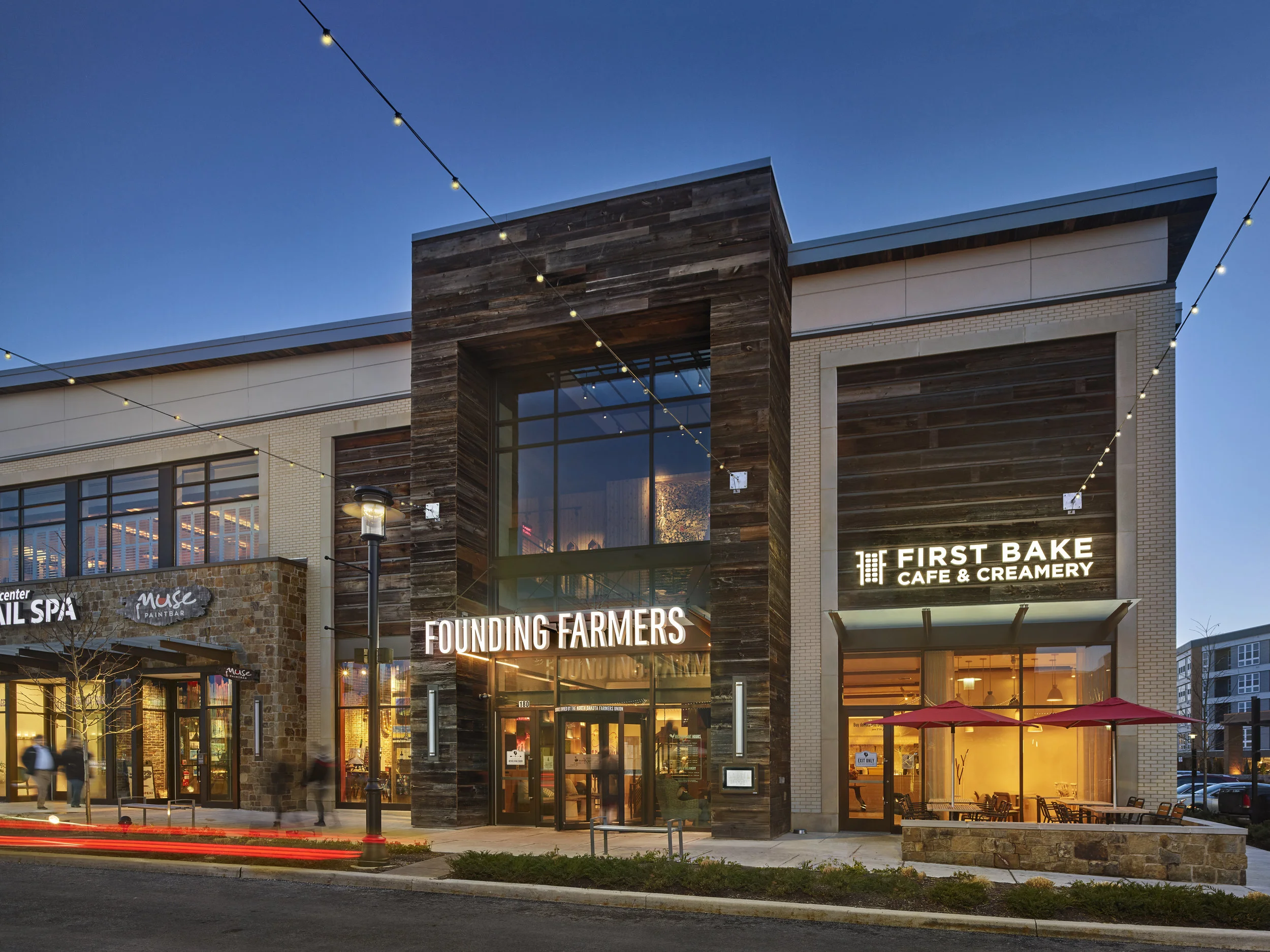 Architect: Gensler Photography: Todd Mason