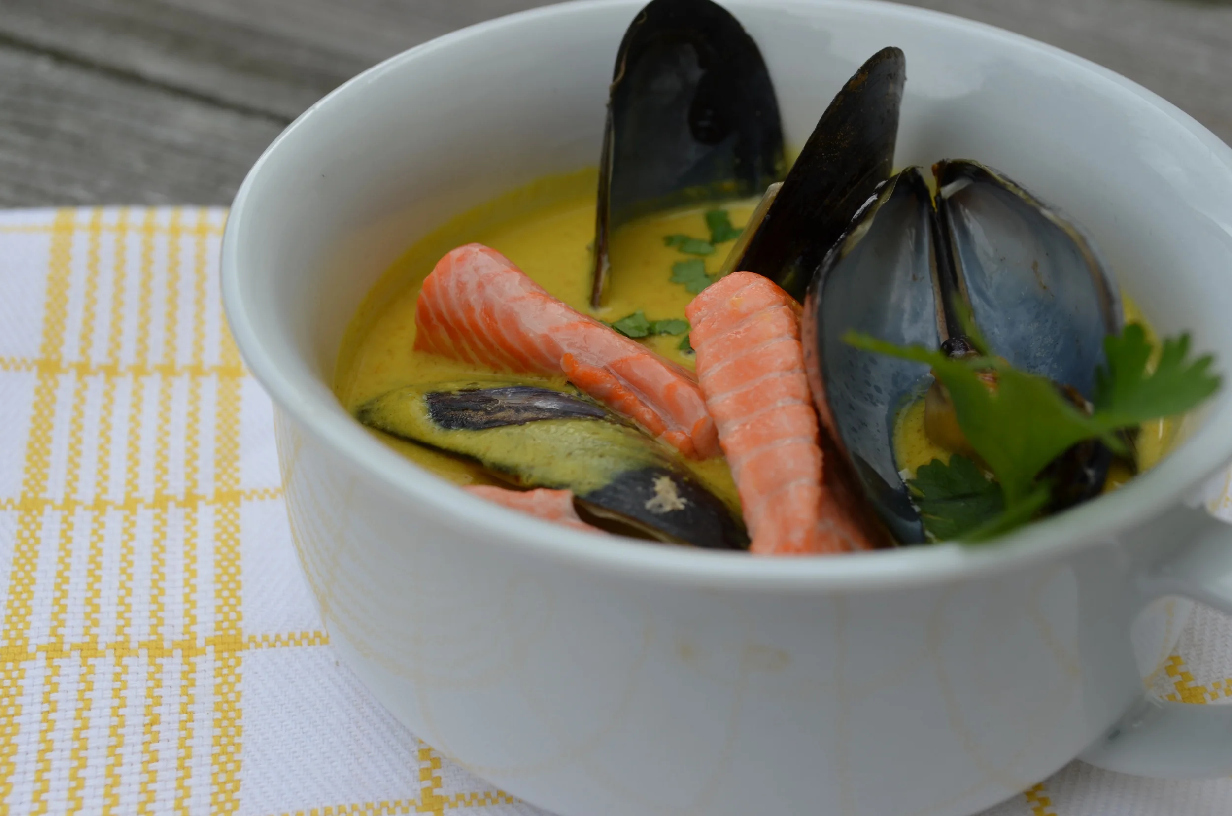 Curried Sockeye and Mussel Chowder